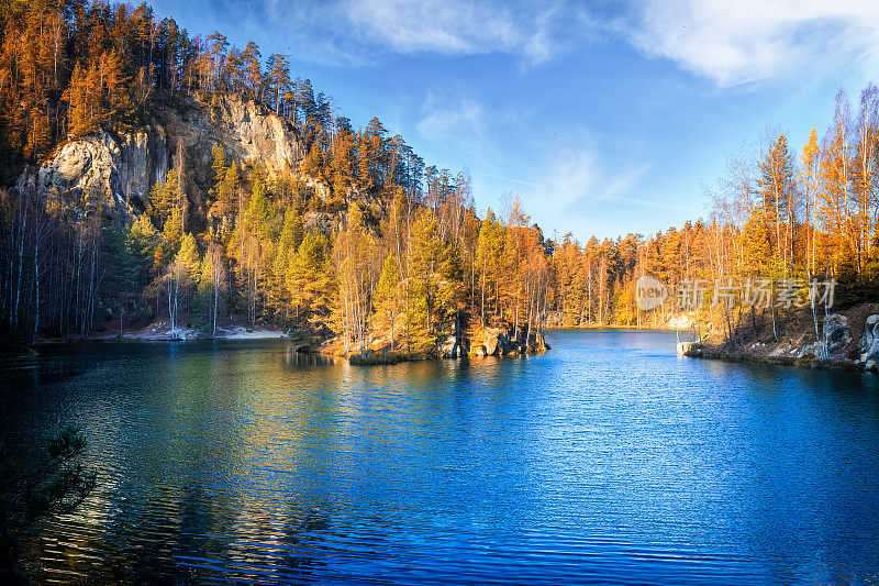 国家公园Adrspach-Teplice Rocktown的小湖